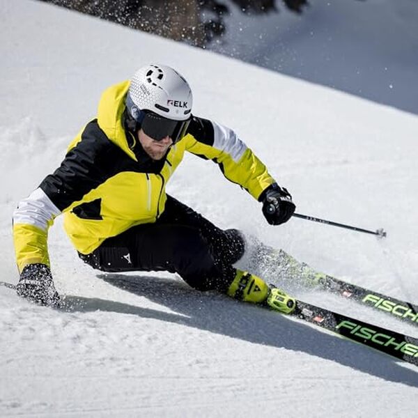 Découvrez notre analyse approfondie du masque de ski The NOVA par naked optics : performance, confort et style. Idéal pour les passionnés de ski et snowboard en quête d'excellence sur les pistes.